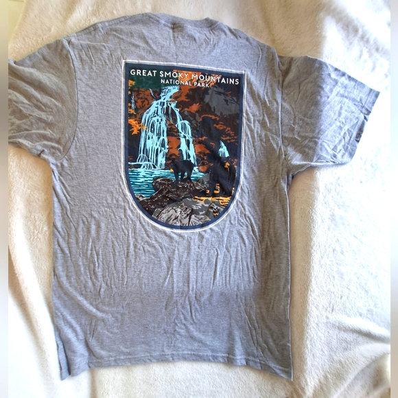 Columbia Other - NWT Columbia T-shirt - Great Smoky Mountains